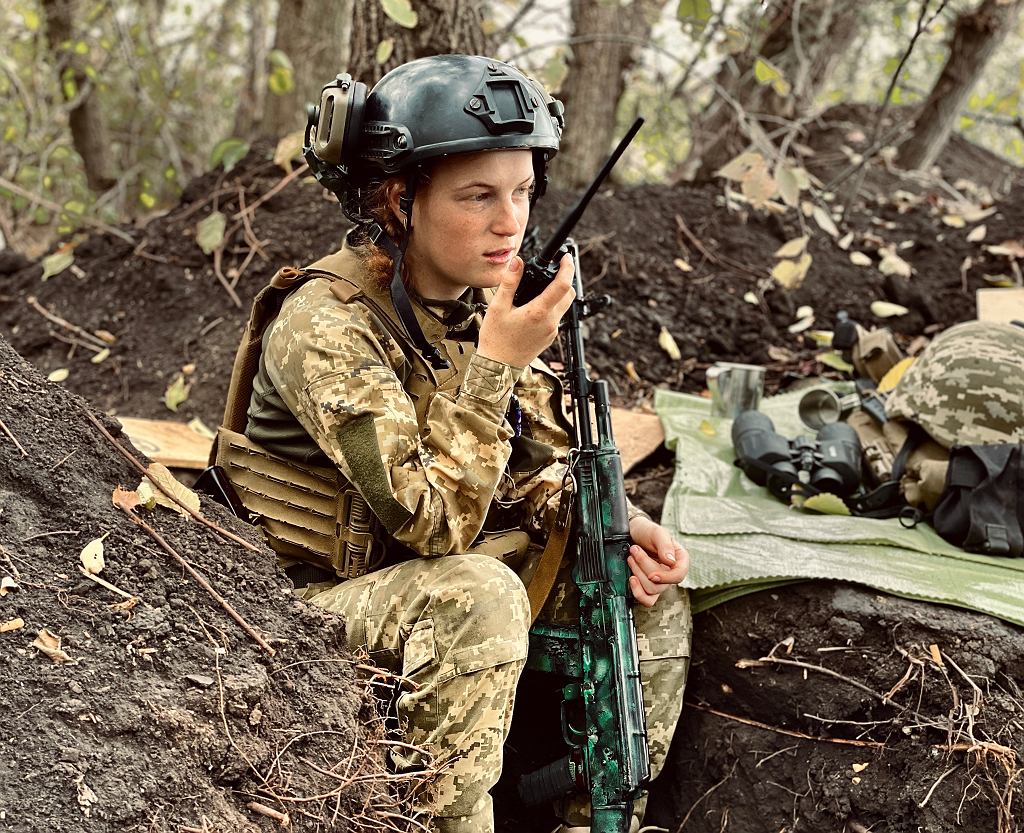 Їй – 19, вона – кулеметниця, вражаюча історія військової Оксани Рубаняк